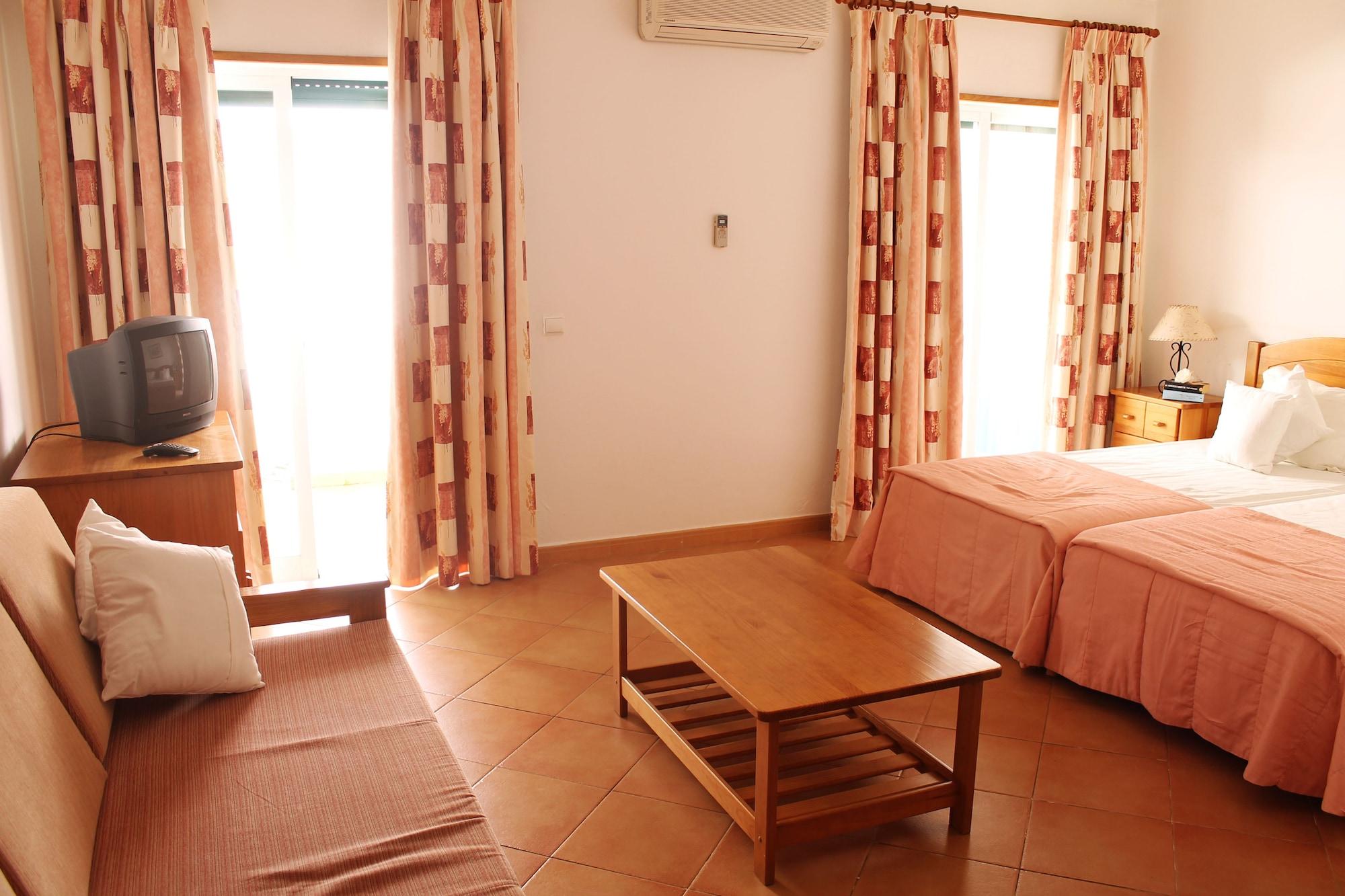 Oasis Beach Apartments Praia Da Luz Екстер'єр фото