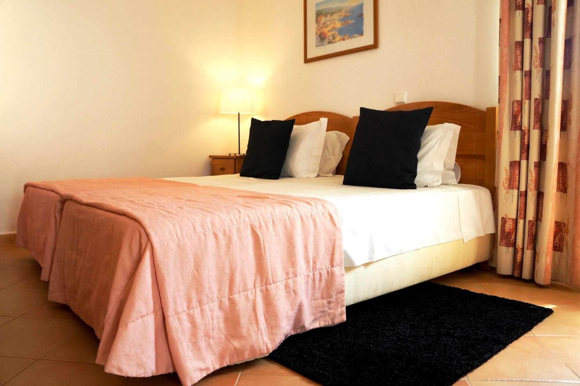 Oasis Beach Apartments Praia Da Luz Екстер'єр фото