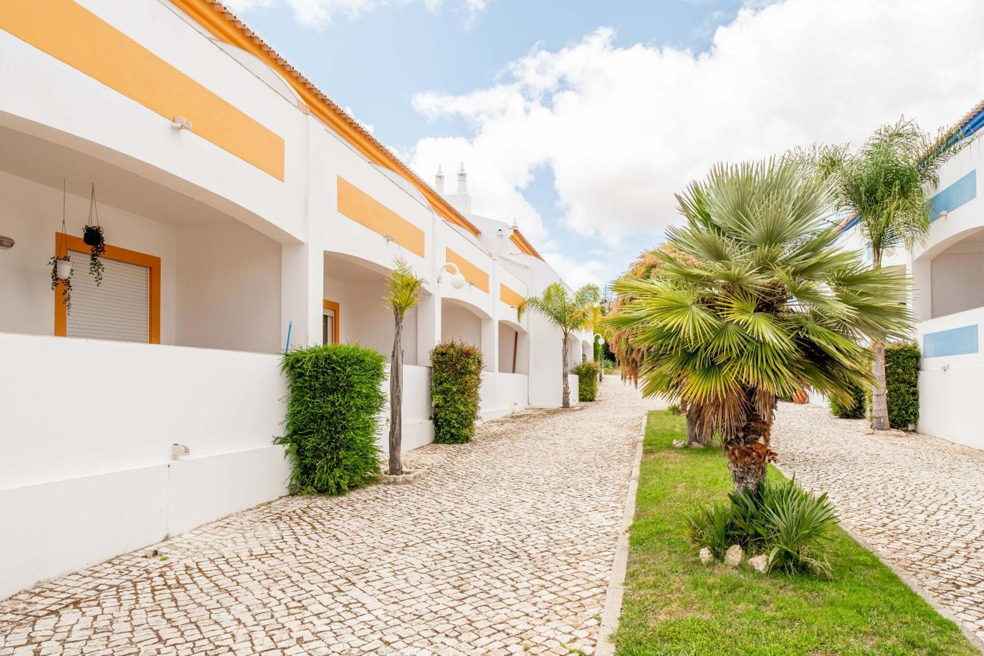 Oasis Beach Apartments Praia Da Luz Екстер'єр фото