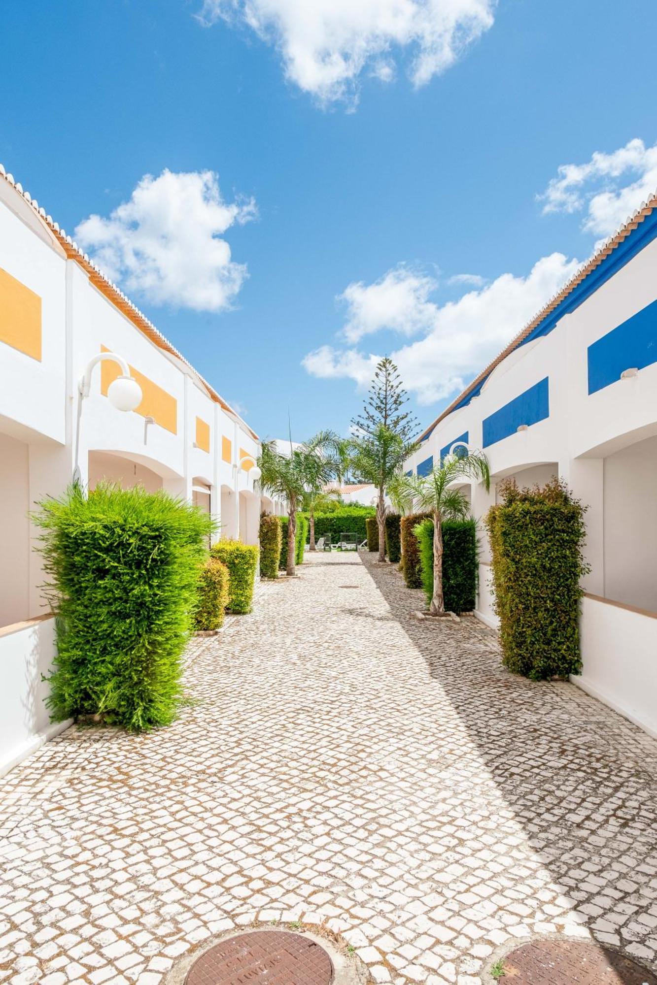 Oasis Beach Apartments Praia Da Luz Екстер'єр фото